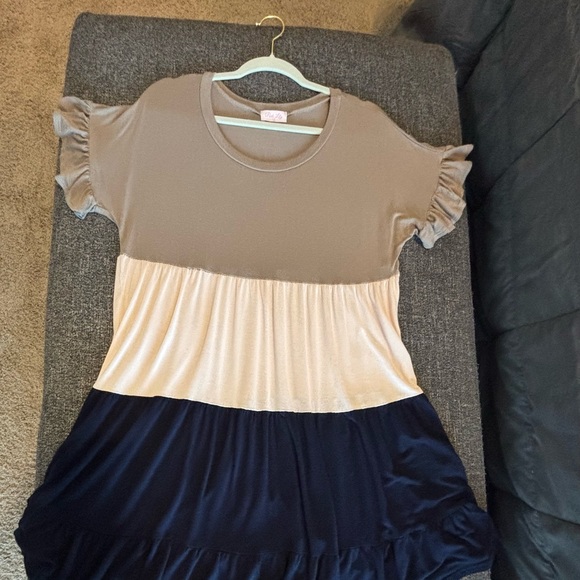 Pink Lily Gray, Cream and Navy Dress - Picture 2 of 10